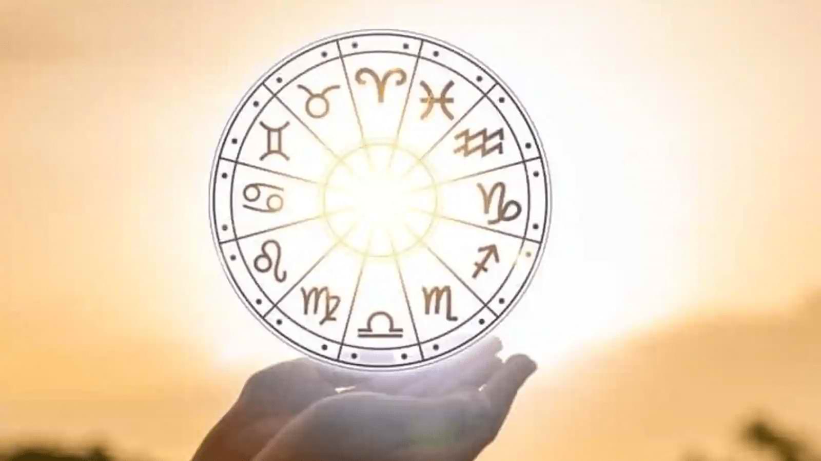 Eliminate Misfortunes In Life With The Help Of Vedic Astrologer